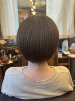 インフィニティ(INFINITY)&nbsp;ナチュラルグレージュの艶グレイカラー×丸みショート