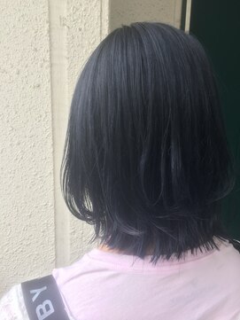 エース (ACE) ACE LA ブルーブラック×伸ばしかけボブ