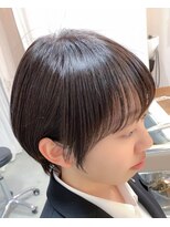 ハク アトリエ(HaKU atelier)&nbsp;大人かわいいマニッシュショート耳かけ前下がり小顔スリークボブ