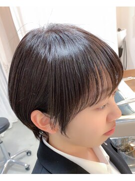 ハク アトリエ(HaKU atelier) 大人かわいいマニッシュショート耳かけ前下がり小顔スリークボブ