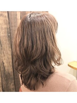 ヘアメイク ランプ(HAIR MAKE LAMP) 透明感溢れるミルクティーブラウン/デジタルパーマ