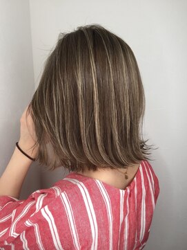 モーション 新宿(motion) ハイライトベージュ