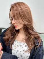 ホフ 大阪心斎橋店(F.O.F)&nbsp;ベージュインナーカラーショートボブレイヤーミディアム前髪