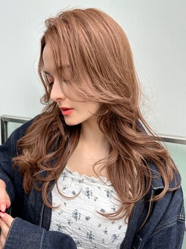 ホフ 大阪心斎橋店(F.O.F) ベージュインナーカラーショートボブレイヤーミディアム前髪