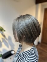 サーティーン(THIRTEEN)&nbsp;ハイトーンショートボブ！