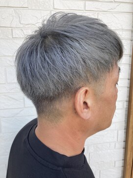 ヘアーグルーミング アイム(Hair &Grooming aim) 【メンズカット】シルバーカラー&ツーブロックスタイル