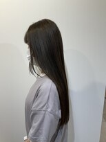 クク(coucou)&nbsp;ストレート艶ロング×顔まわりカット