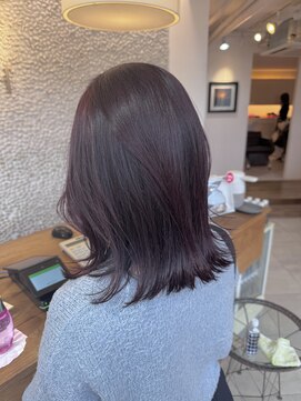 ビーチ(BEACH) 暗髪暖色ブリーチなしカラーチェリーレッドレイヤーカット