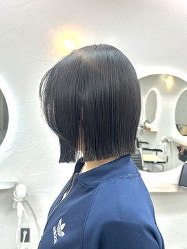 ヘルツ(Hz) ボブ/切りっぱなしボブ