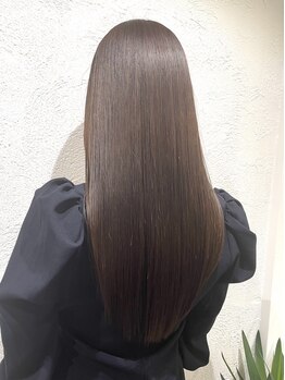 ツヤツヤになりたい方におすすめの☆髪質に合わせた艶トリートメントで、あなたの髪に潤いとツヤを♪