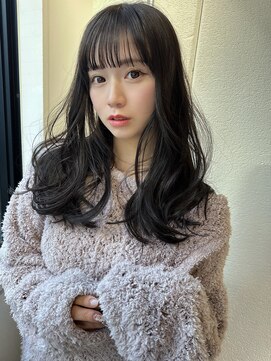 レヴリー(reverie) 韓国レイヤーカットブリーチなしカラーダークグレー20代艶髪