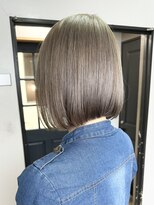リルア 博多(LIRUA)&nbsp;ダブルカラーグレージュ前下がりボブ