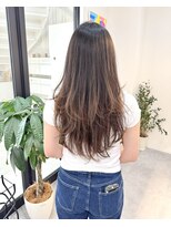 エブリ(evri)&nbsp;韓国ヘア　顔まわり　顔まわりカット　ダブルカラー&ブリーチ