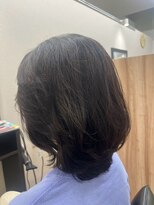 ヒビ(hibi)&nbsp;ふんわりレイヤーの大人ミディ