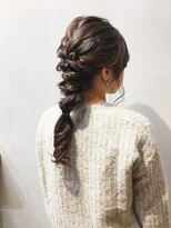 コンパス(COMPASS) 編みこみヘアアレンジ