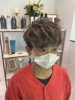 ファミリア(familiar)&nbsp;ハイライトカラーカット