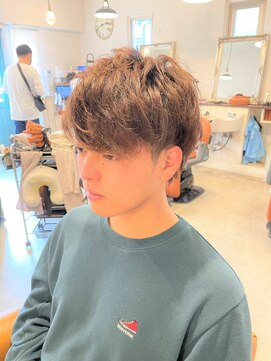 アンティコ(Antico) サイドパートナチュラルツーブロックモテ髪ニュアンスパーマ束感