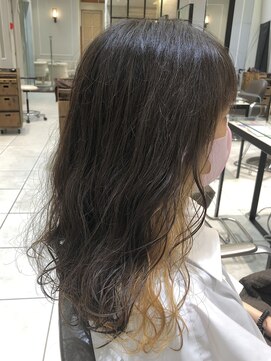 ネオリーブギンザ 銀座店(Neolive GINZA) 直毛、硬毛の髪の毛でも柔らかく見せたい方に必見のパーマヘア