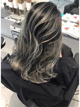 キング 枚方店(K!ng) 【枚方、高槻、梅田】ホワイトハイライト