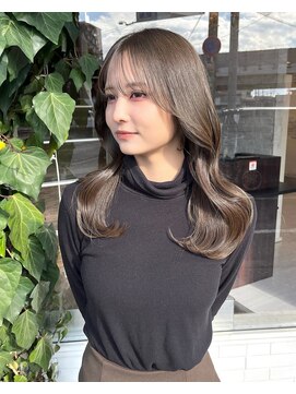 マーシュアンメゾン(Marsh un maison) 韓国レイヤー×似合わせカット｜顔まわり重視