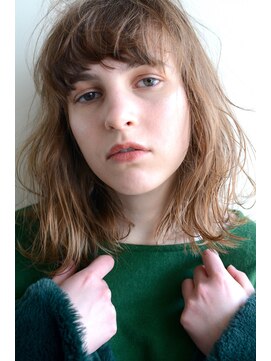 ミラバイグリーン(Mira by green) ラウンドバング×ミディアムレイヤー 【ひし形シルエット】＃2