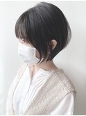 2021年秋冬髪型黒髪丸みショートボブ前髪あり
