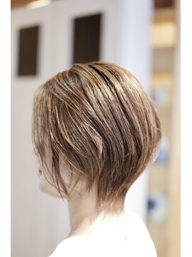 アドミラル ベー ヘアーデザイン(Admiral b Hair design) 大人ライツ! 心斎橋/堀江美容室 /四ツ橋/南堀江 /髪質改善