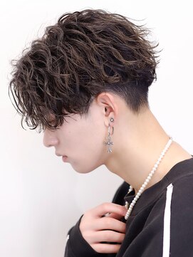 リップス 池袋(LIPPS) 色気センターパート ツイストスパイラル タクミ前下がりバック