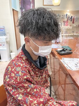 ラドンナアデッソ(LA.DONNA ADDESSO) ツイストスパイラルパーマ