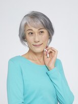 えがお美容室&nbsp;【えがお美容室】60代のグレイヘアの方に◎前下がりショートボブ