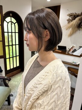 コキリ(kokiri) 【nasu】丸みショートボブ×オリーブグレージュ