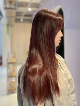 アイノア シノン 神保町(AInoa sinon) ツヤ感際立つ暖色系カラー