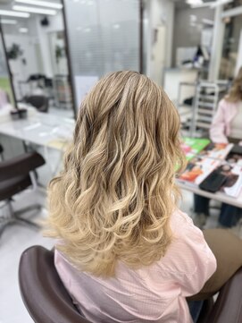 ピンナップガール pinup girl ホワイトミルキーエアタッチ