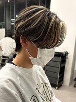 ハイライトセンターパートメッシュダブルカラーツーブロック