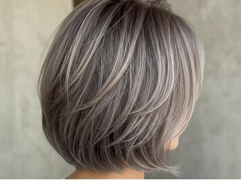 シロン(Ciron)の写真/【阪急塚口1分】大人女性の髪の悩みに寄り添い,理想の髪色を実現◎髪を傷めず艶と透明感あふれる仕上がりに