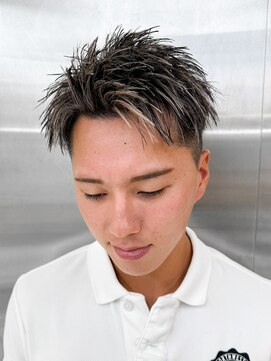 ルーシー 渋谷(LUCEY) ジェットモヒカンアップバングショートスパイキーベリーショート