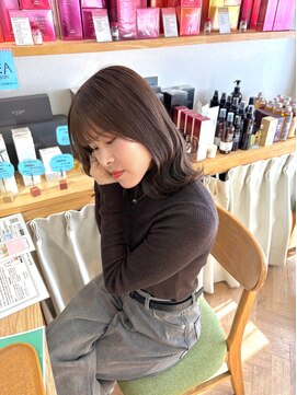 女子ウケ抜群オリーブカラー小顔