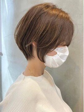 エリマ 調布(elima) ショートヘア顔周りレイヤーブリーチダブルカラーショートボブ