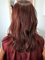 ルークス 中央林間(LOOOKS) 発色のいい赤い髪色とロングスタイル