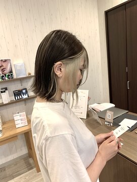 ロンド ヘアー(Rondo. Hair) インナーカラーホワイトアッシュ_大人かわいい