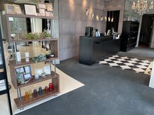 アース 名取店(HAIR&MAKE EARTH)の雰囲気（太陽の光が差し込む店内）