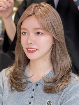 ティア(Tia.) （2way/おくれ毛/レイヤーカット/ベージュ/小顔/ミルクティー）