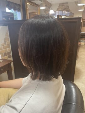 アドラーブル 女池店(adorable) 【外ハネ】【ミディアム】【20代30代40代】