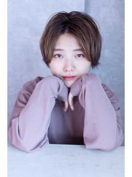 ユラギ(yuragi) yuragi鈴木　フェミニンショート×シナモンベージュ