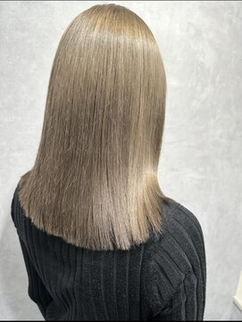 フィーネ 横浜(Fi -Ne) Wカラー×グレージュ