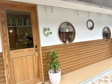 ペコ(peco)の雰囲気（お店の小窓など所々に丸みを持たせた柔らかい雰囲気。）