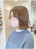 センターわけ切りっぱなしボブ