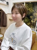 耳かけショート。アッシュブラウン。