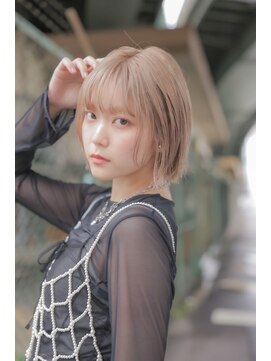 シエラ 堀江(CIERA.) 切りっぱなしボブ×ミルクティベージュ