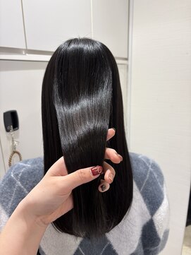 ケンジ 平塚 アネッタ(KENJE annetta) 艶髪/Aujuaトリートメント